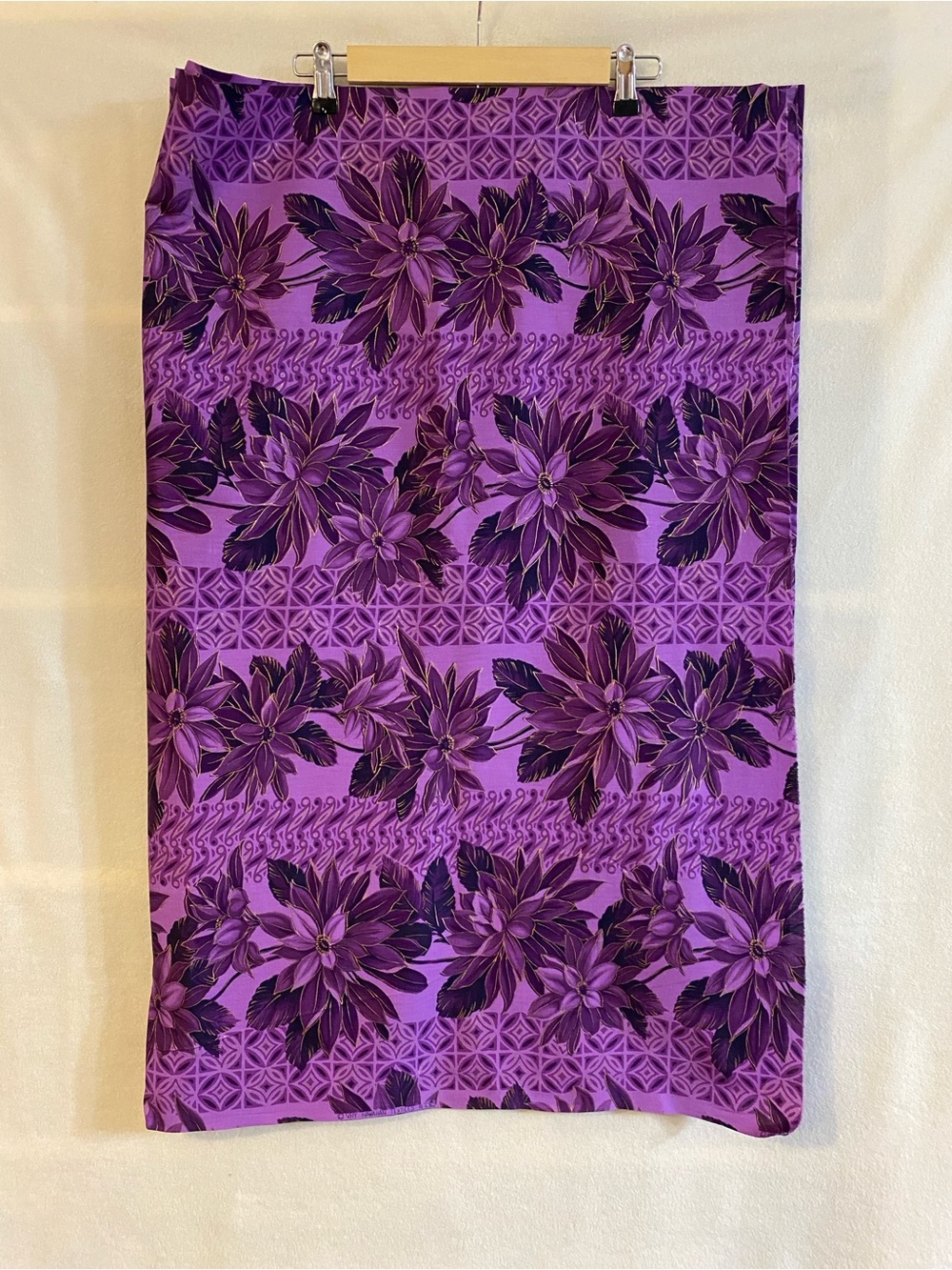 Vintage 50s 60s VHY Hawaiian Textiles 35" x 90" 2.5 yards purple tropical fabric